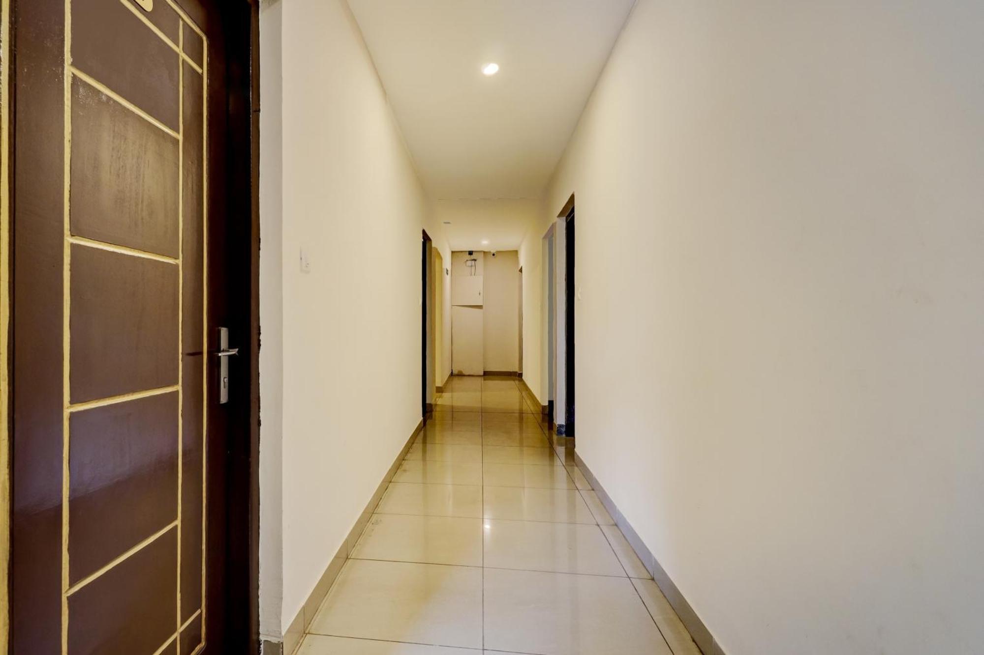 Hotel O Crescent Shine Bangalore Exterior foto